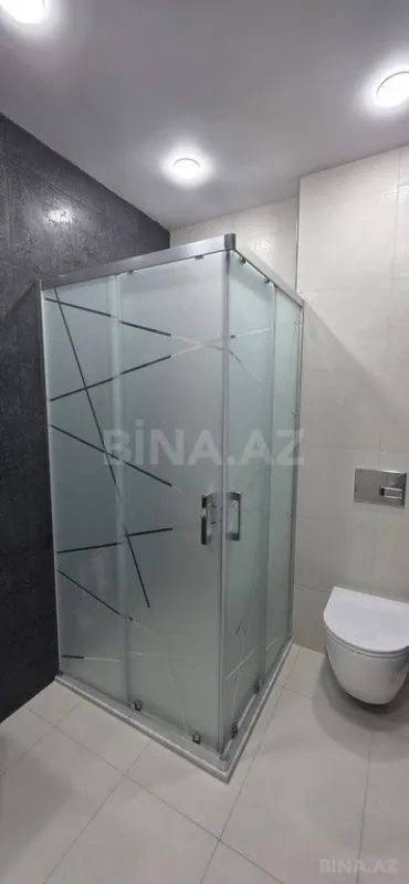 Satılır 3 otaqlı mənzil 136 m²