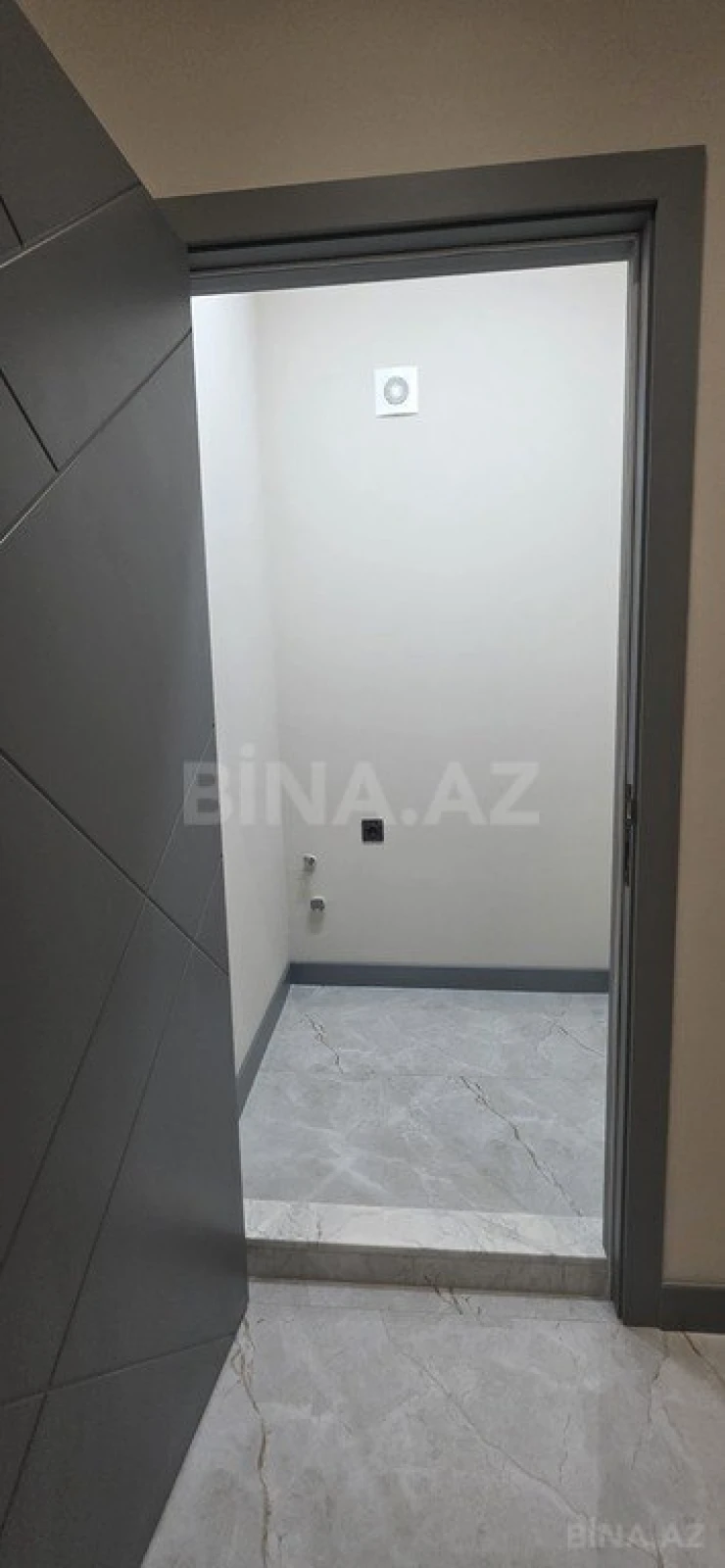 Satılır 3 otaqlı mənzil 136 m²