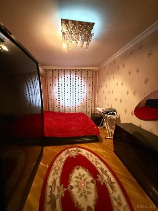 Satılır 3 otaqlı mənzil 135 m²