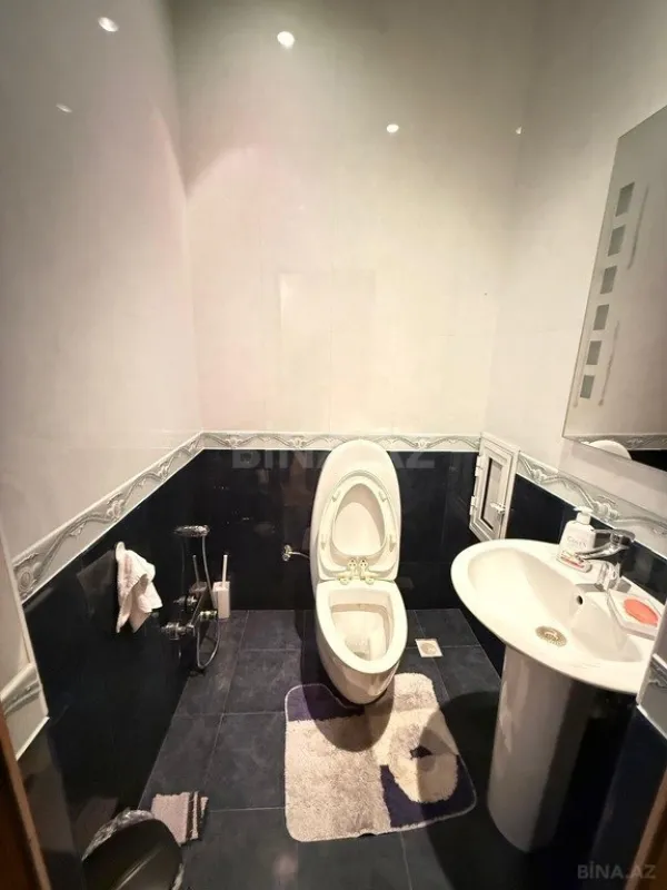 Satılır 3 otaqlı mənzil 135 m²