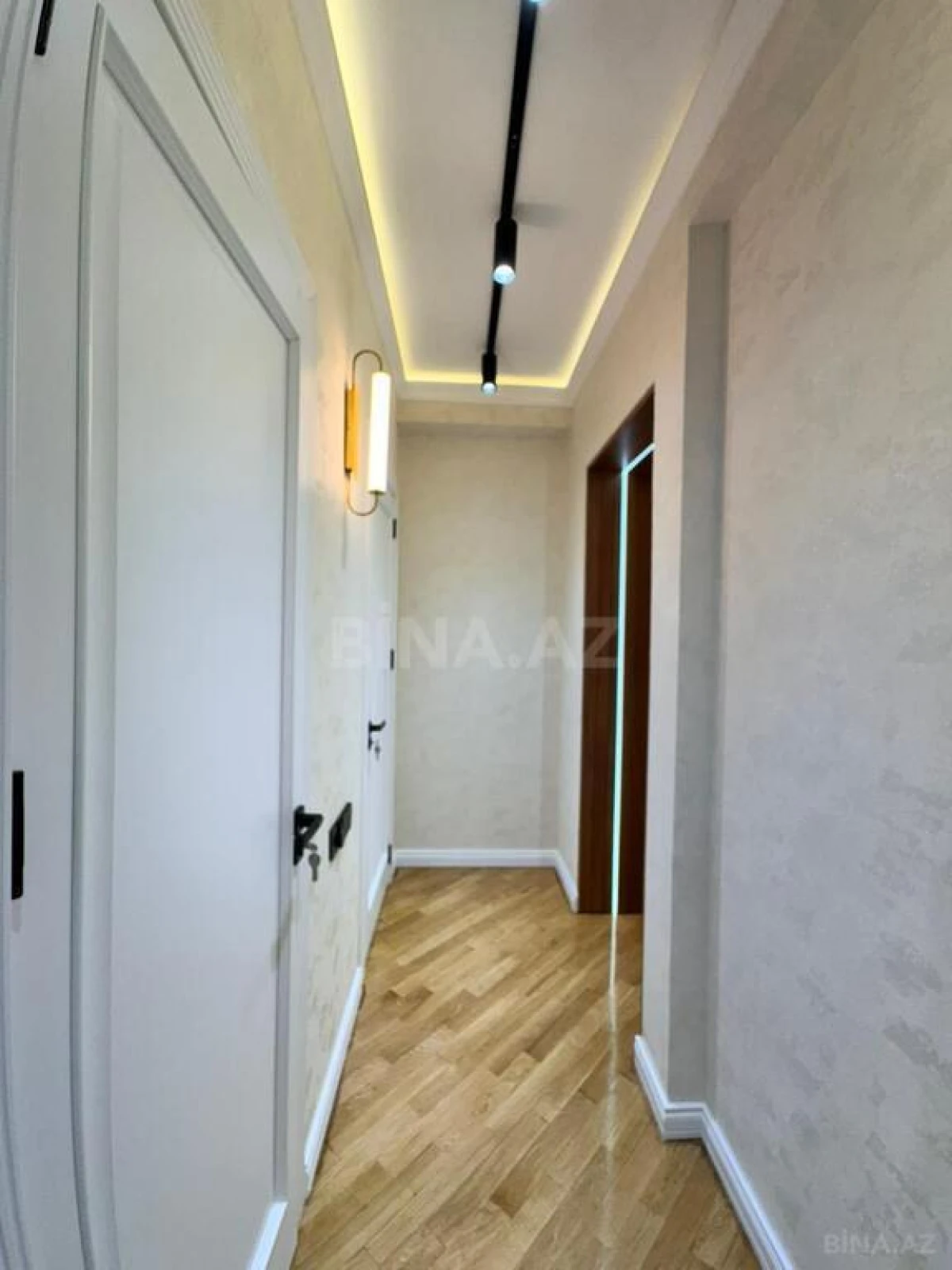 Satılır 2 otaqlı mənzil 82 m²