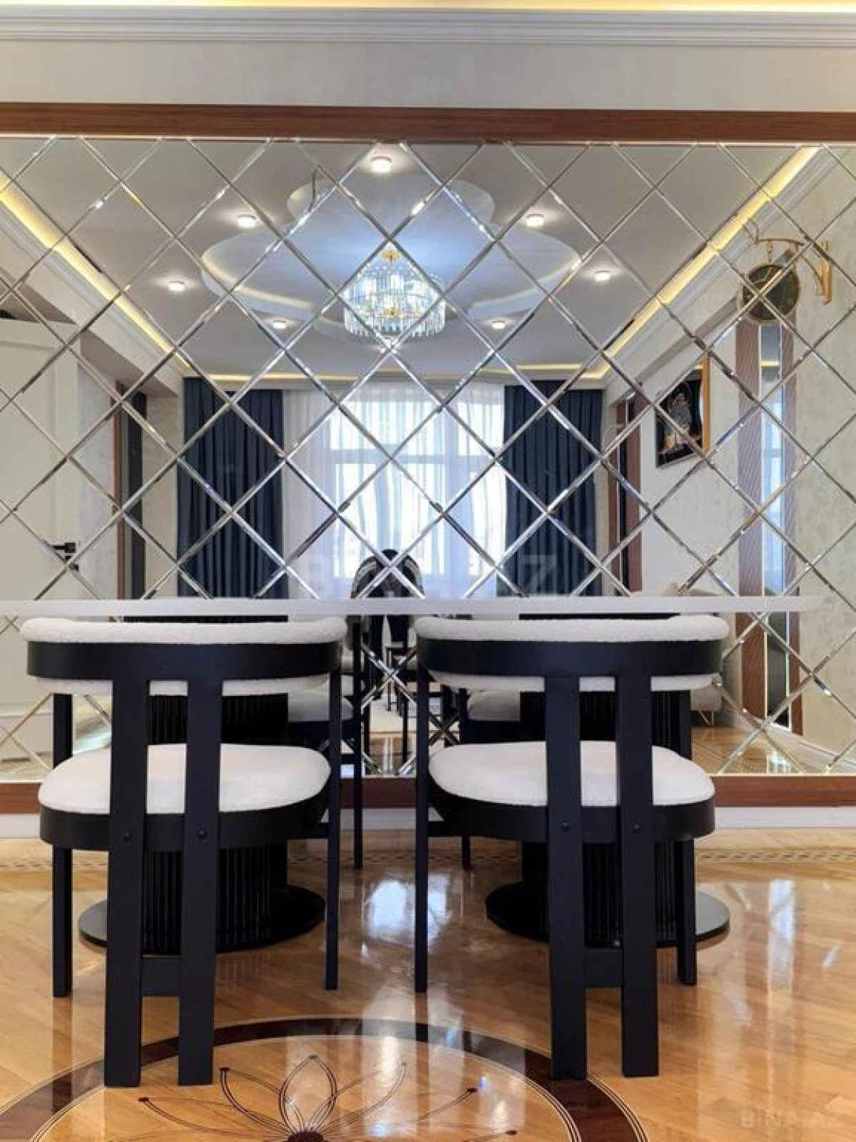Satılır 2 otaqlı mənzil 82 m²
