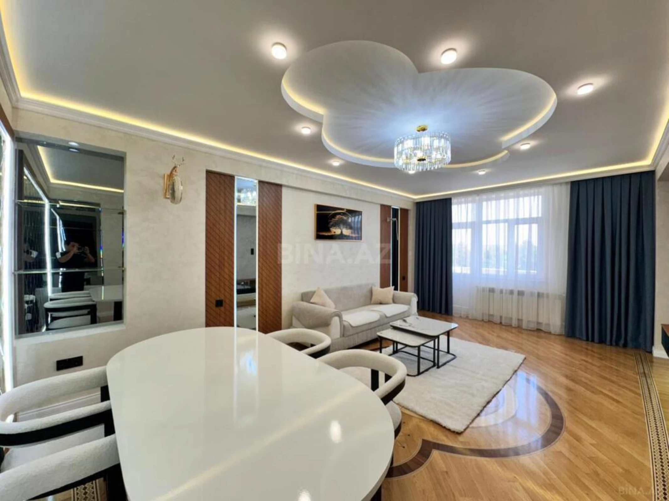 Satılır 2 otaqlı mənzil 82 m²
