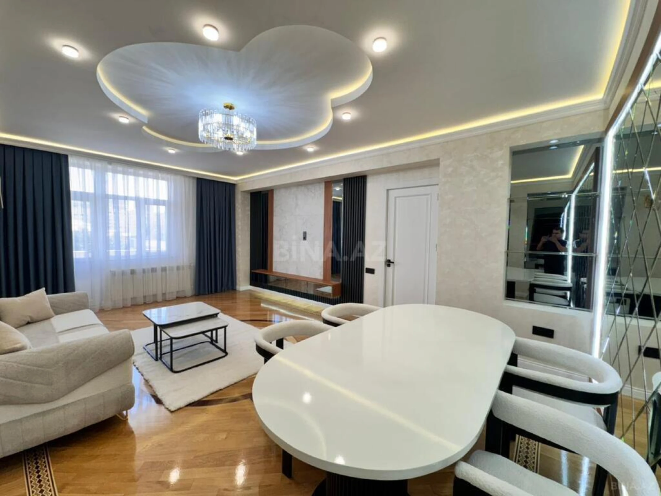Satılır 2 otaqlı mənzil 82 m²