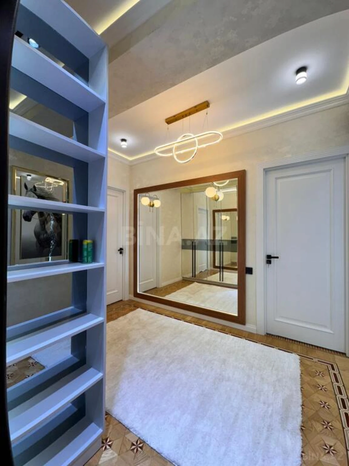 Satılır 2 otaqlı mənzil 82 m²