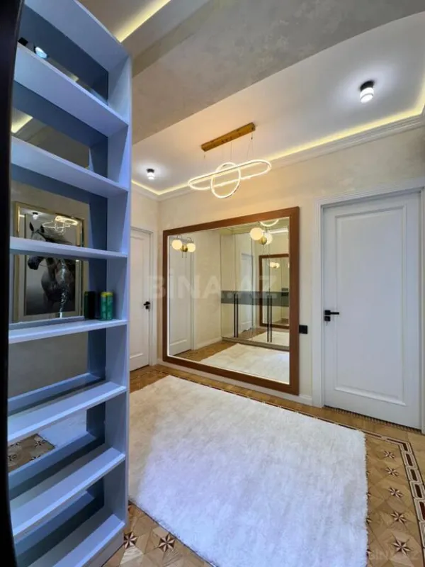 Satılır 2 otaqlı mənzil 82 m²