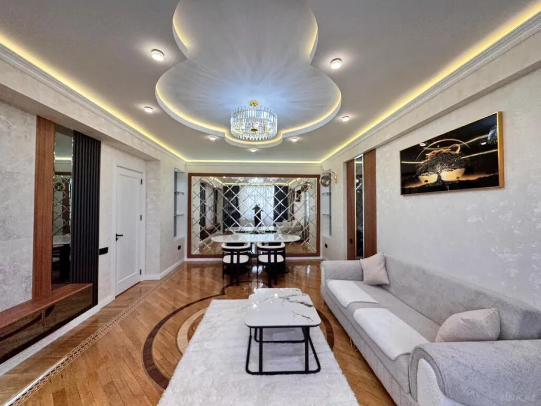 Satılır 2 otaqlı mənzil 82 m²