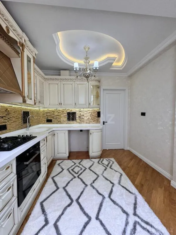 Satılır 2 otaqlı mənzil 82 m²