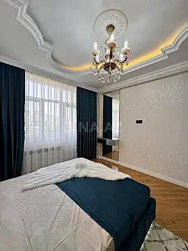 Satılır 2 otaqlı mənzil 82 m²