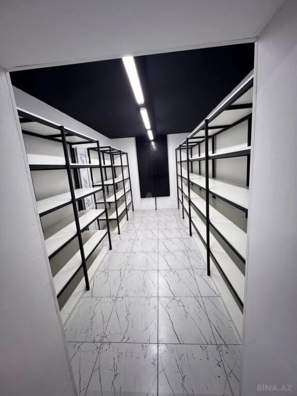 Satılır obyekt 260 m²