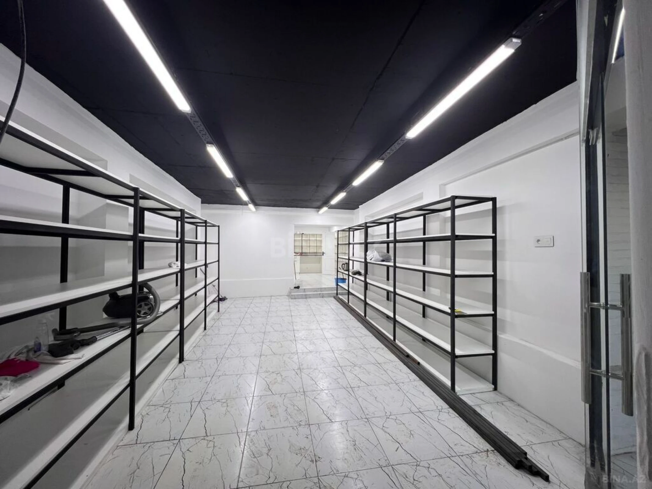 Satılır obyekt 260 m²