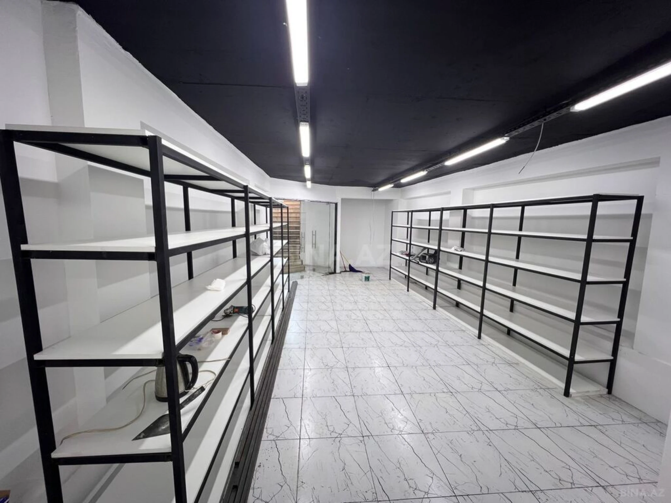 Satılır obyekt 260 m²