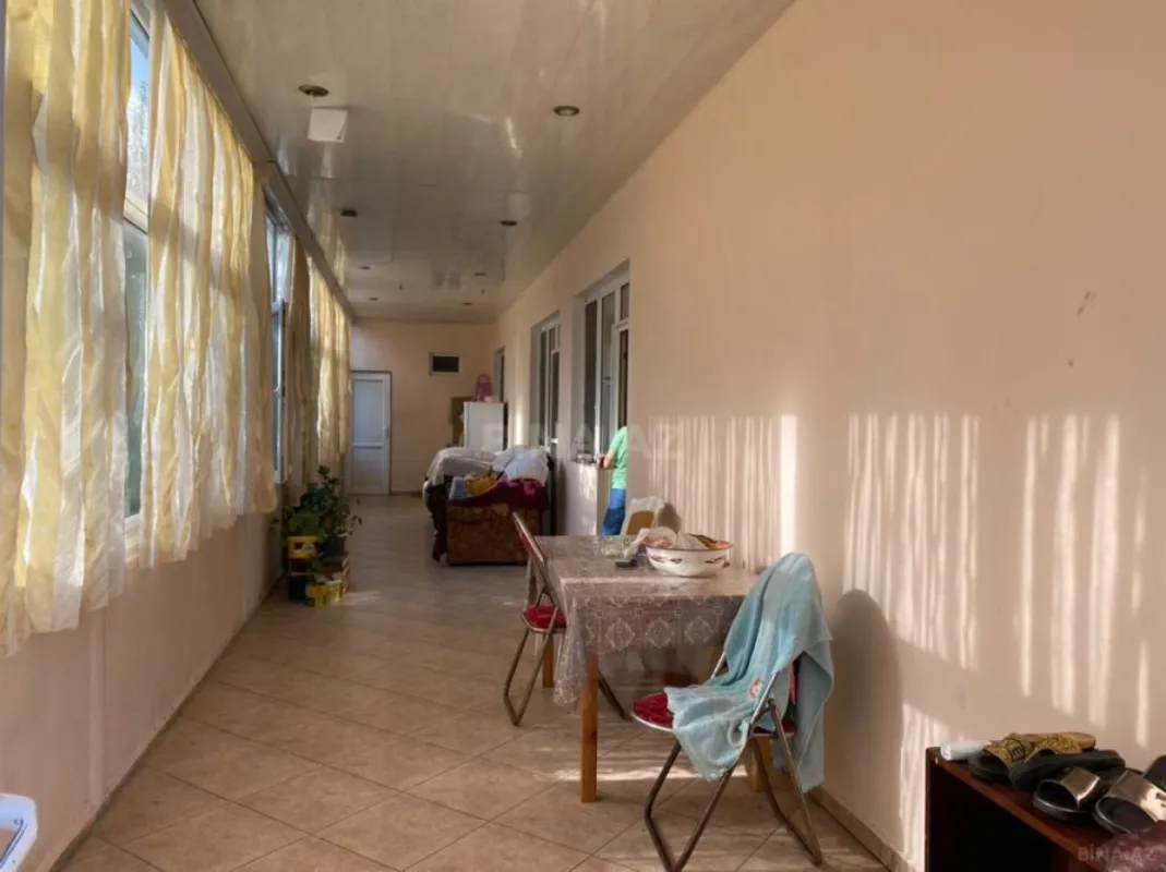Satılır 9 otaqlı həyət evi 380 m²