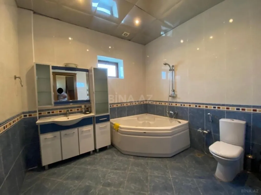 Satılır 9 otaqlı həyət evi 380 m²