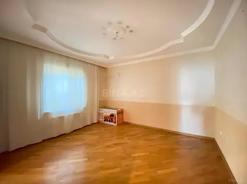 Satılır 9 otaqlı həyət evi 380 m²