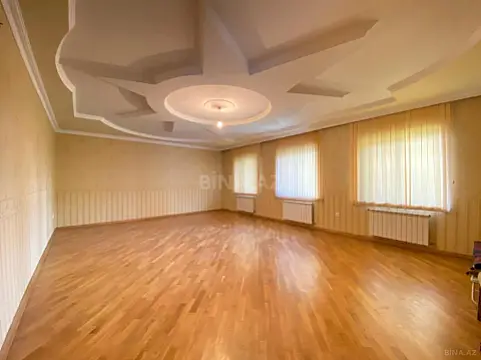 Satılır 9 otaqlı həyət evi 380 m²