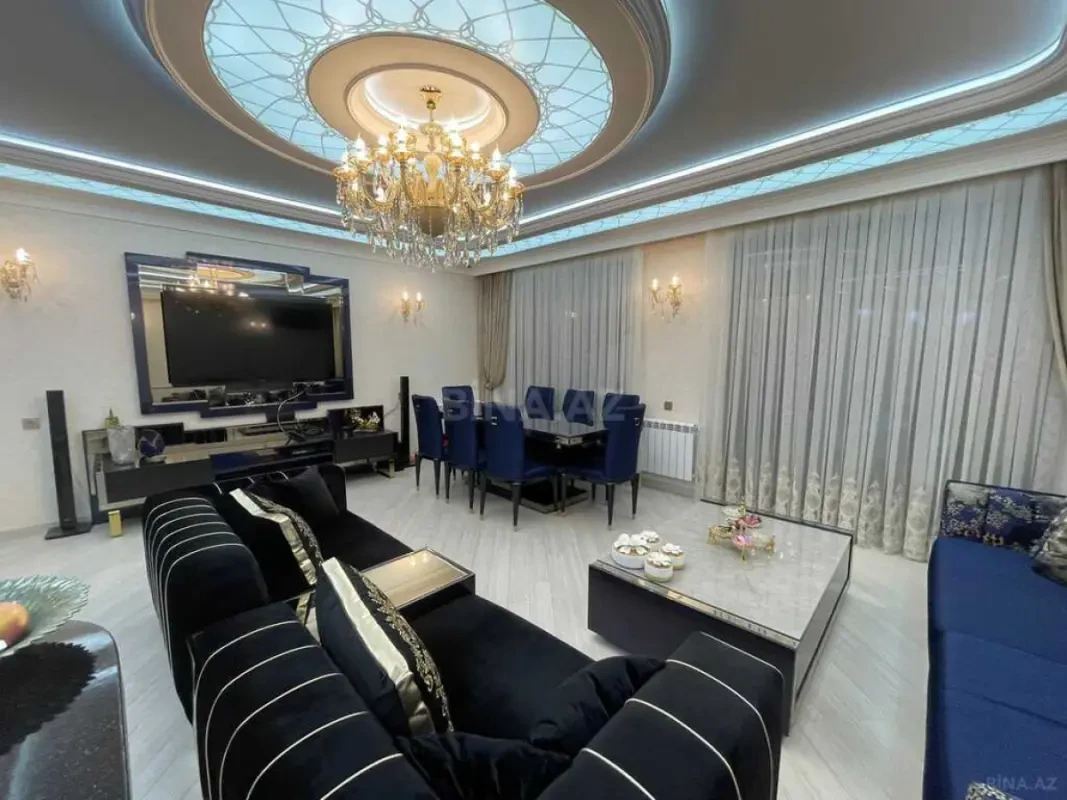 Satılır 4 otaqlı mənzil 177 m²