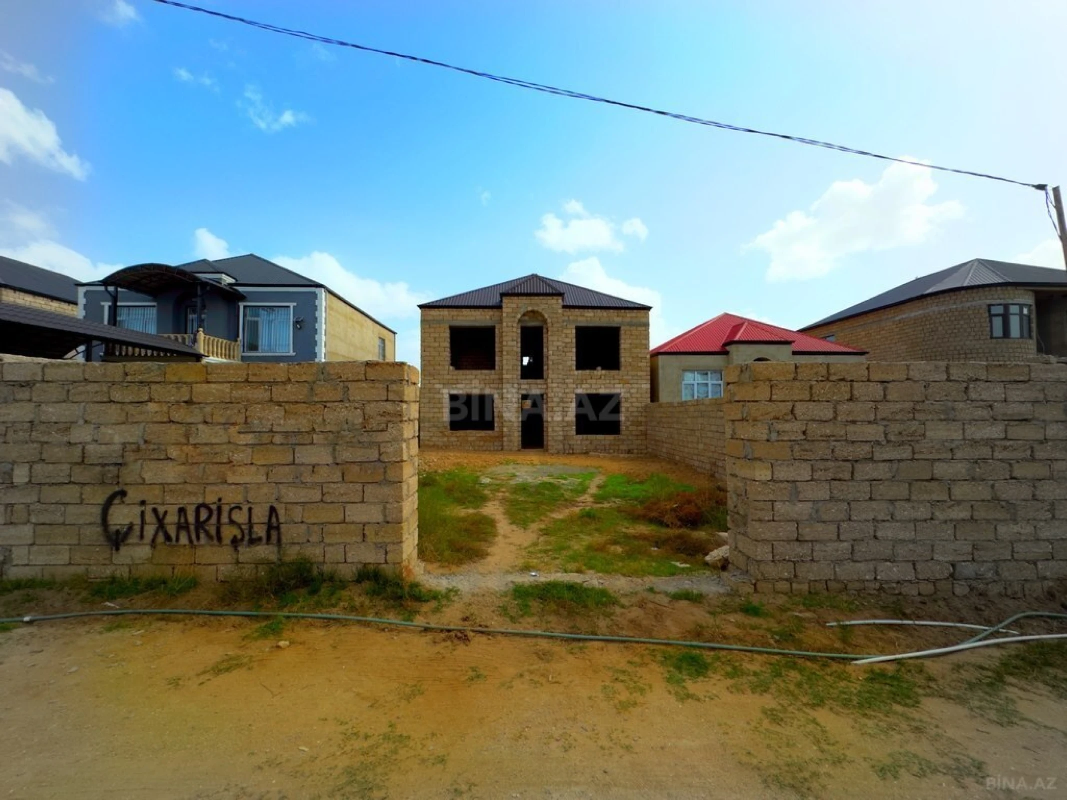 Satılır 6 otaqlı həyət evi 230 m²