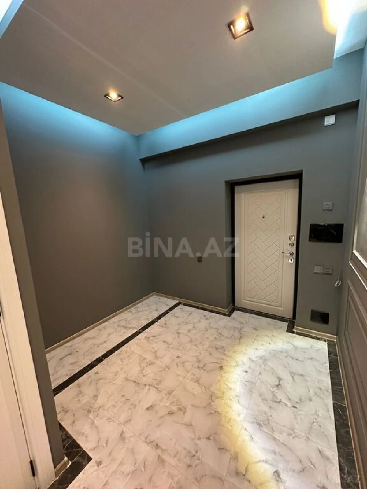 Satılır 2 otaqlı mənzil 90 m²