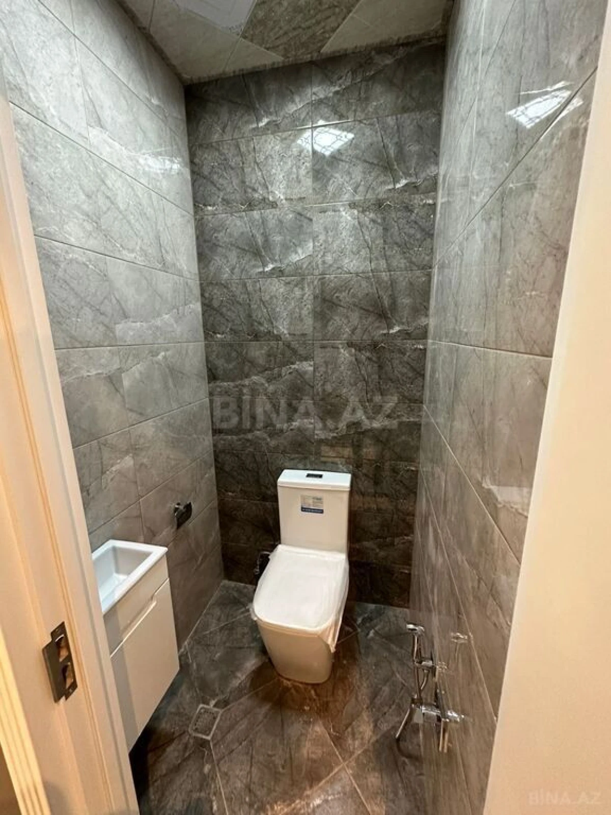 Satılır 2 otaqlı mənzil 90 m²