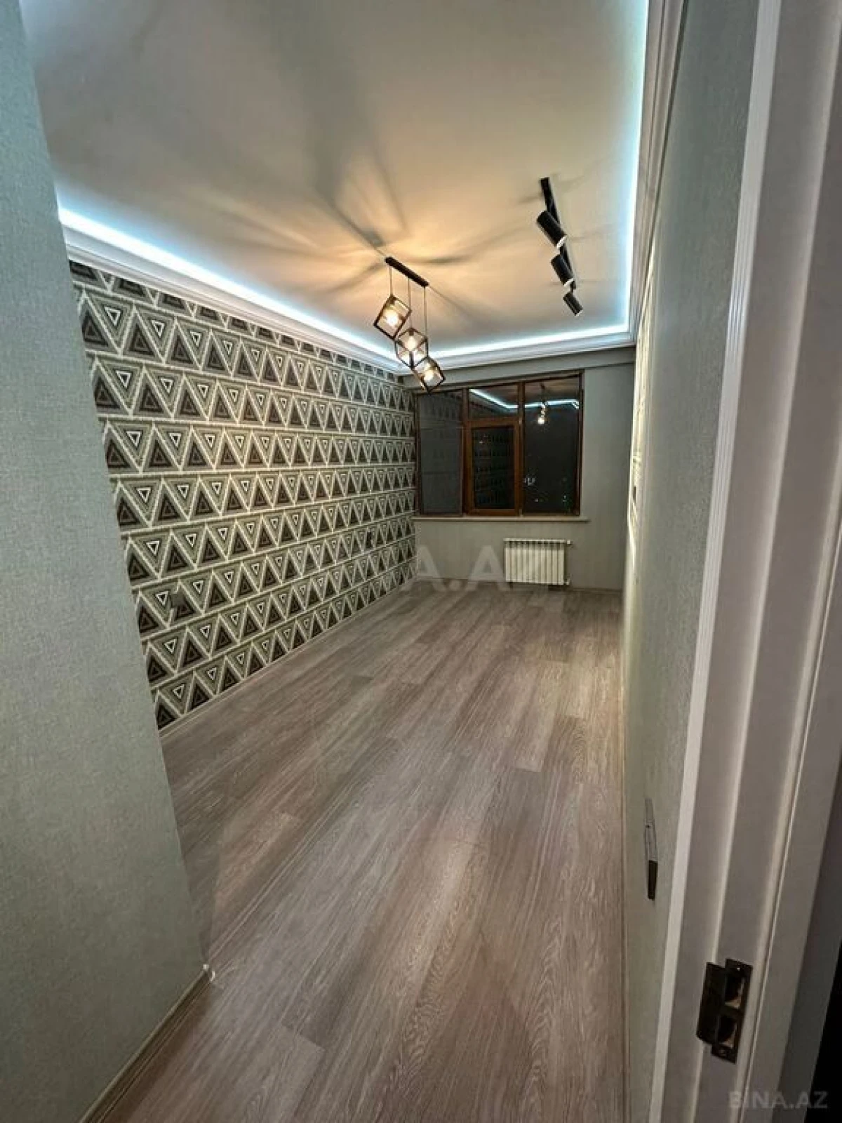 Satılır 2 otaqlı mənzil 90 m²