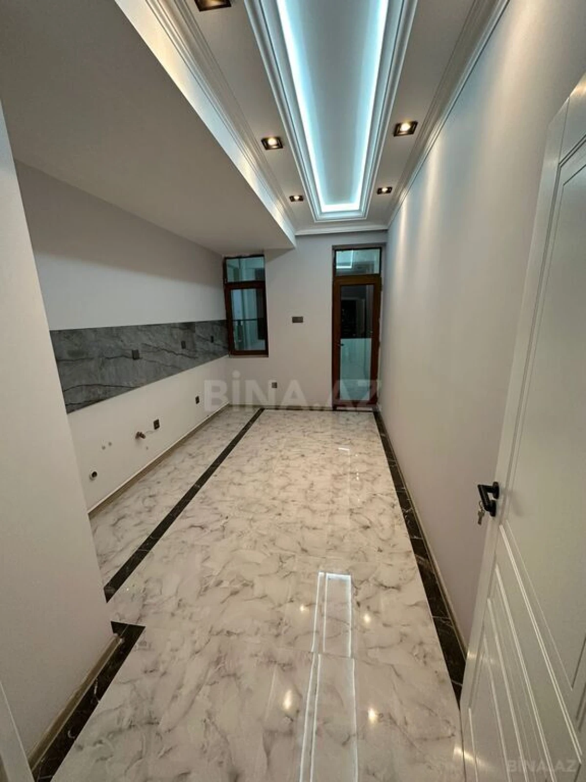 Satılır 2 otaqlı mənzil 90 m²