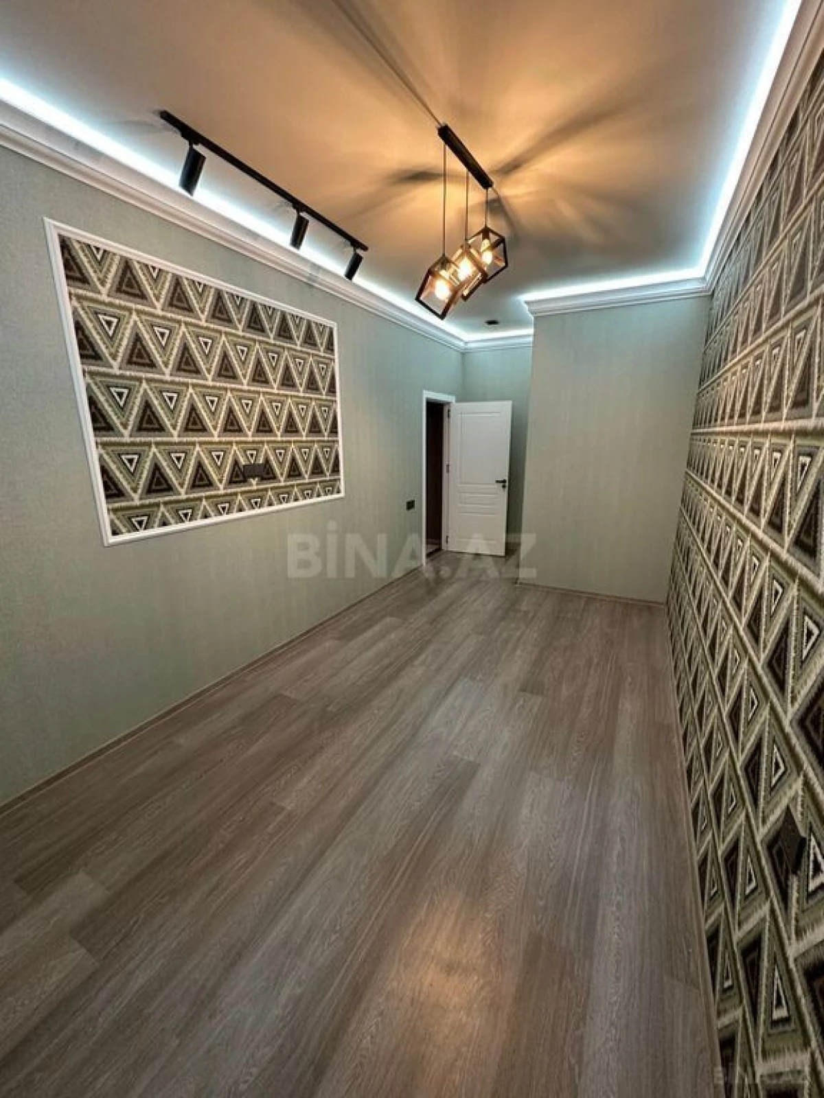 Satılır 2 otaqlı mənzil 90 m²