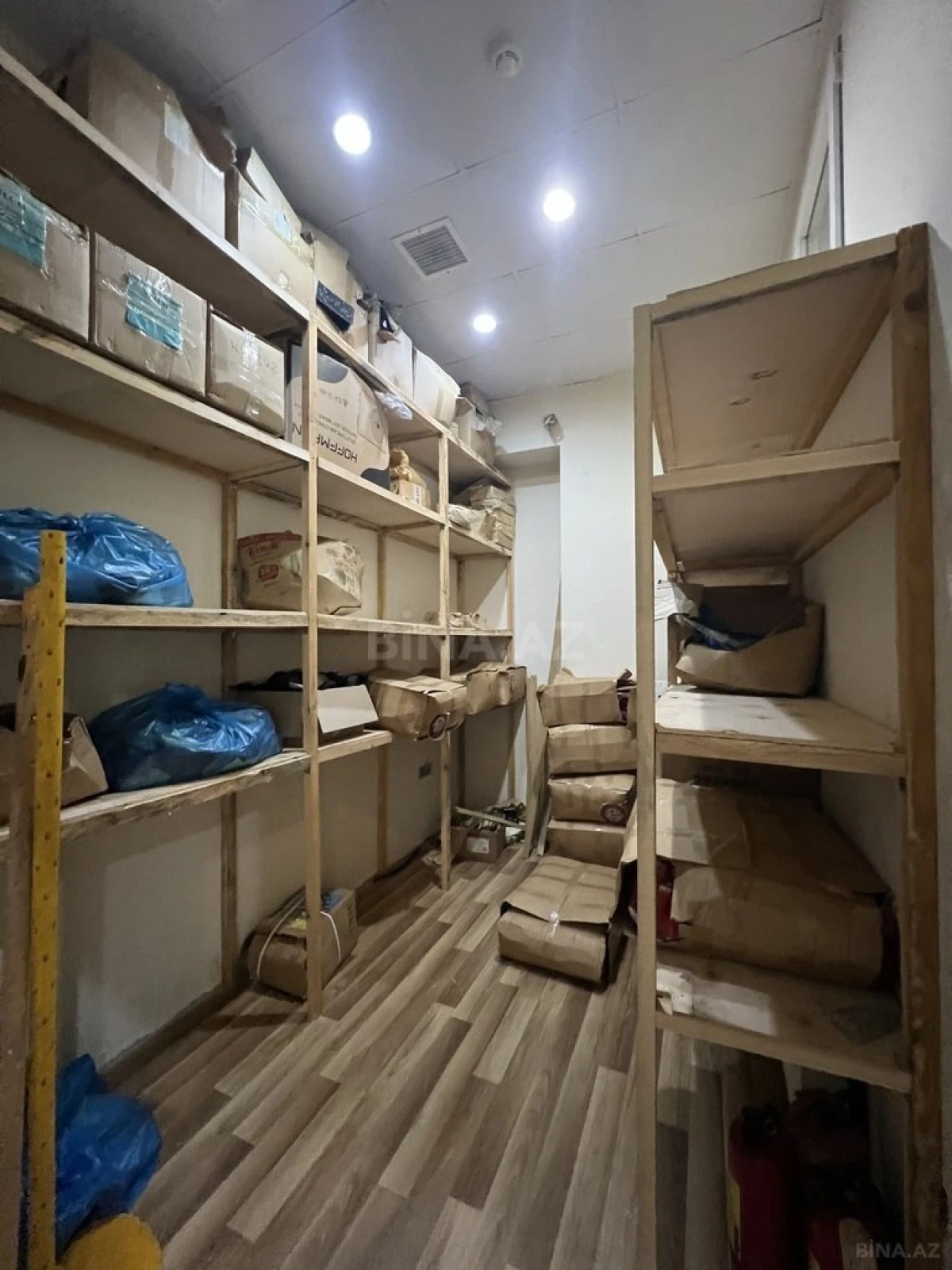 Satılır obyekt 410 m²