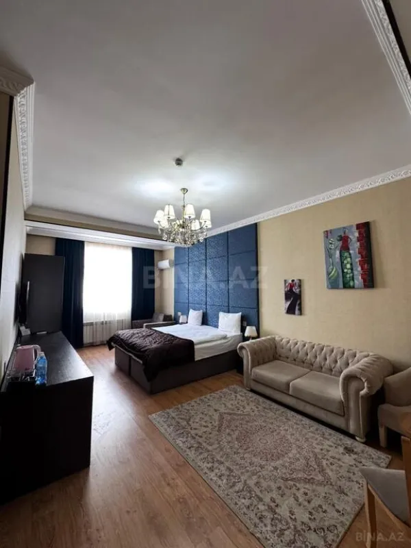 Satılır obyekt 704 m²