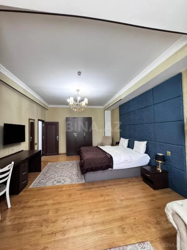 Satılır obyekt 704 m²