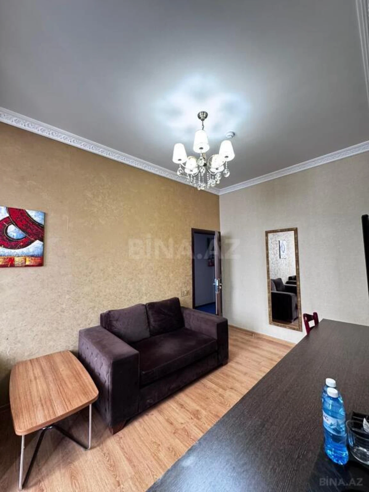 Satılır obyekt 704 m²