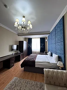 Satılır obyekt 704 m²