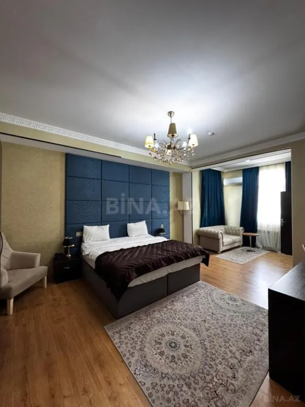Satılır obyekt 704 m²