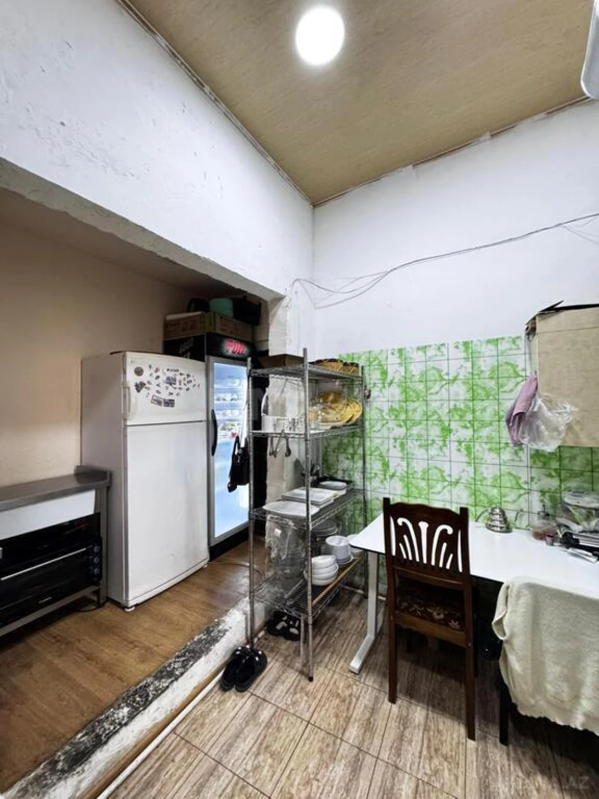 Satılır obyekt 704 m²