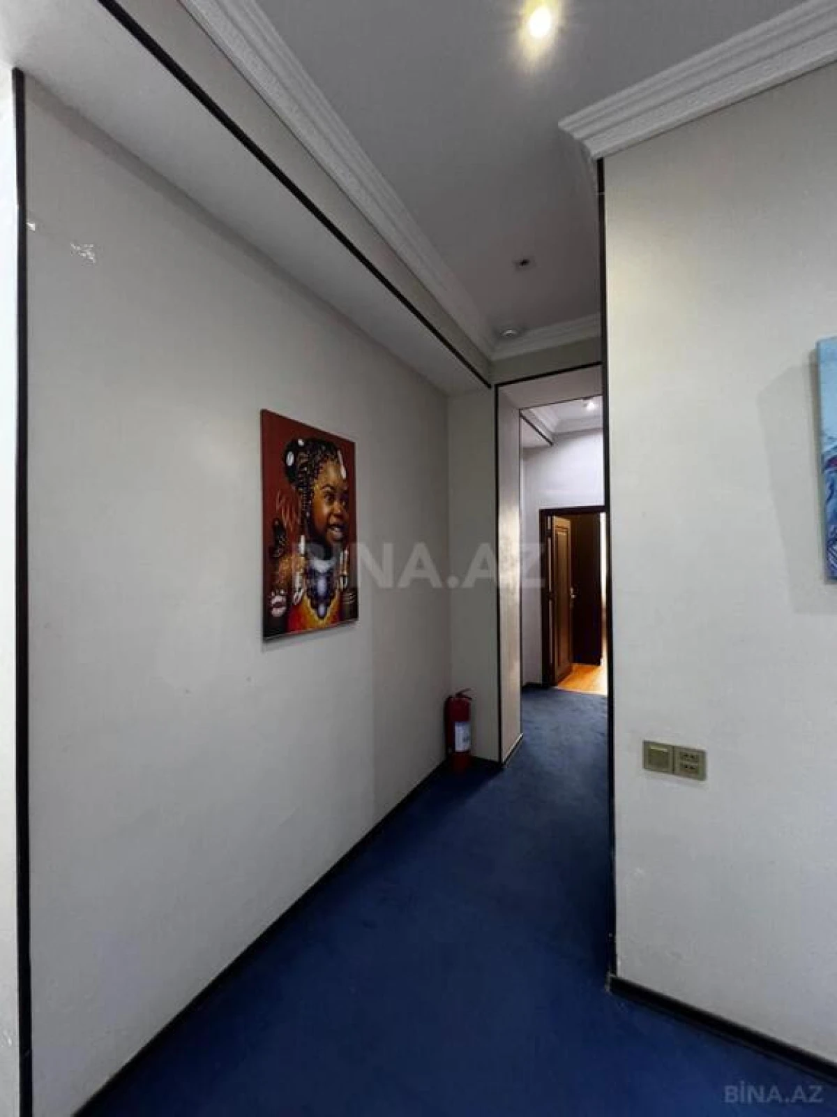 Satılır obyekt 704 m²
