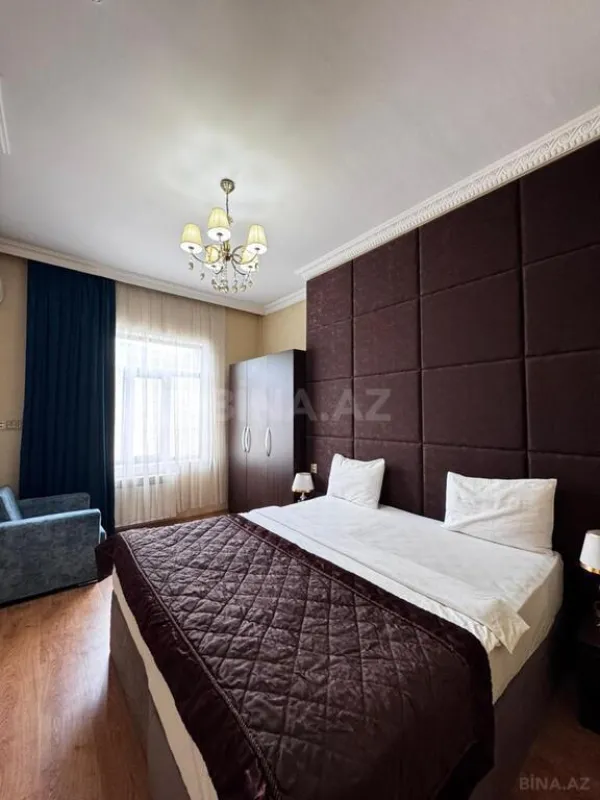 Satılır obyekt 704 m²