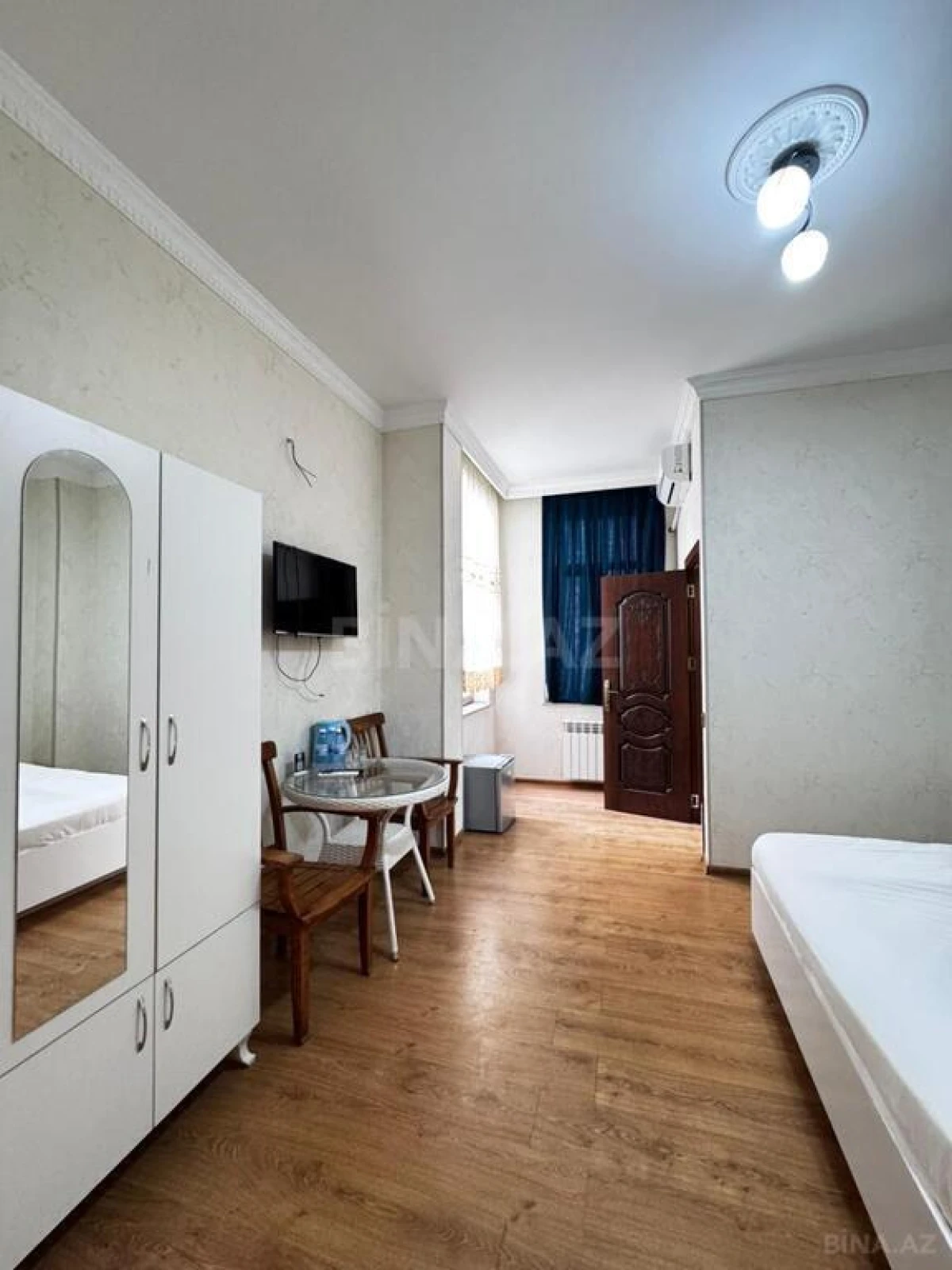 Satılır obyekt 704 m²