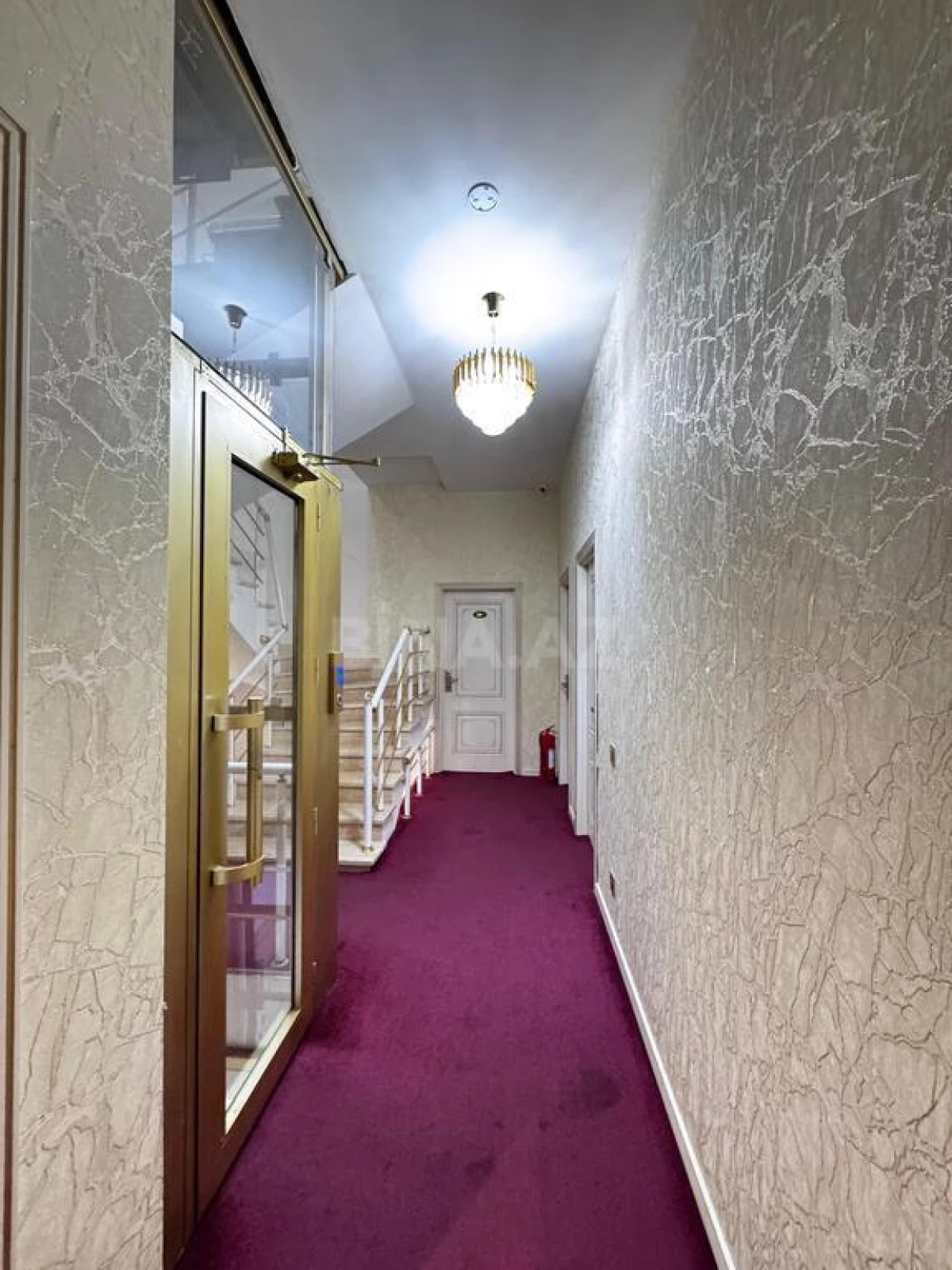 Satılır obyekt 350 m²