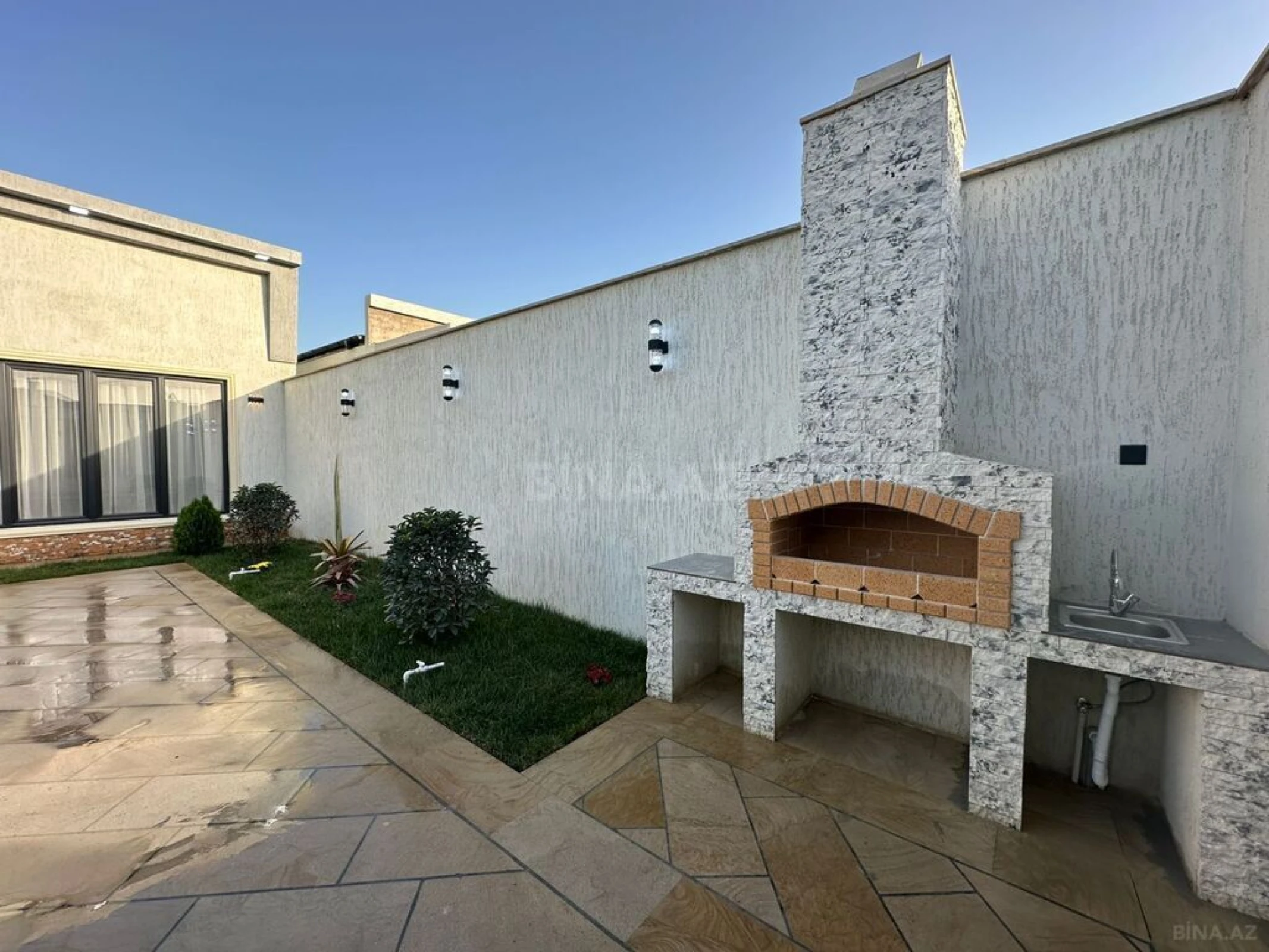 Satılır 4 otaqlı həyət evi 150 m²