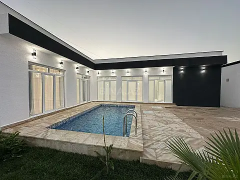 Satılır 4 otaqlı həyət evi 140 m²