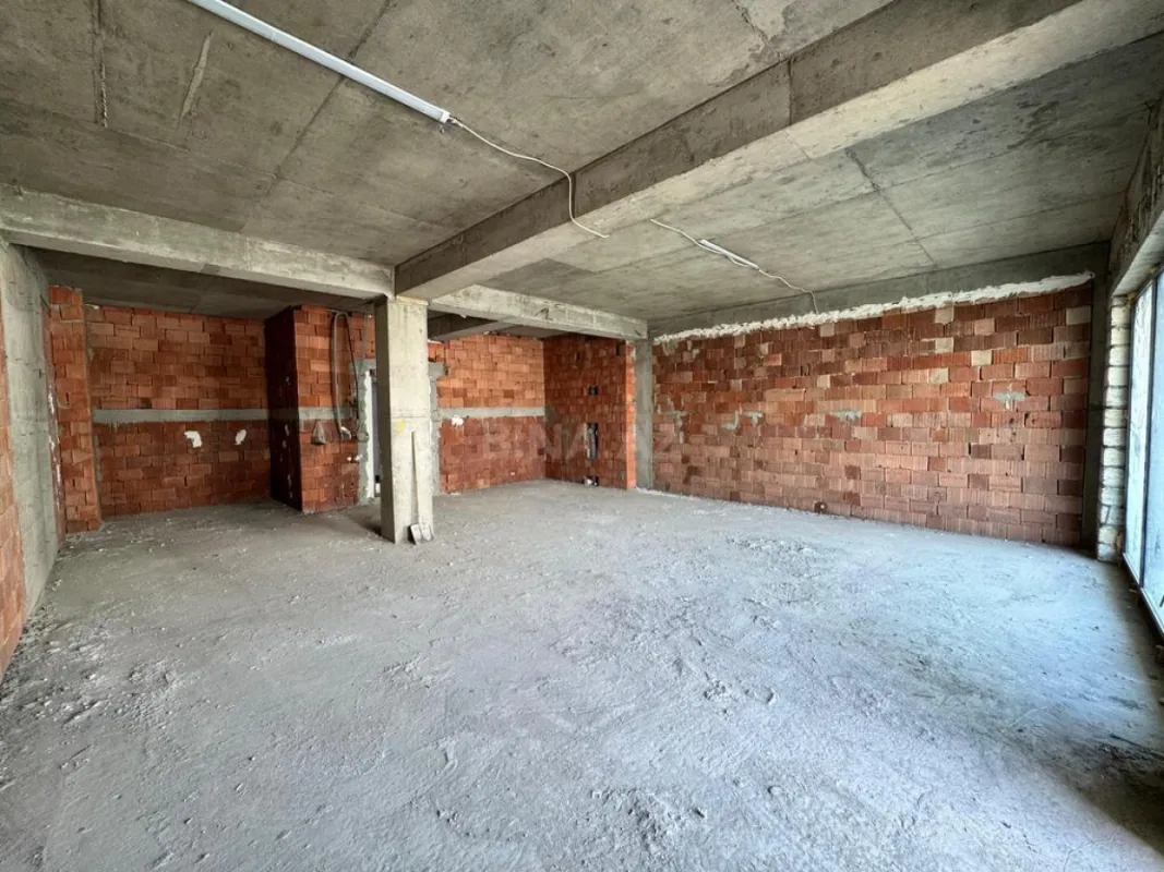 Satılır 2 otaqlı mənzil 99.6 m²