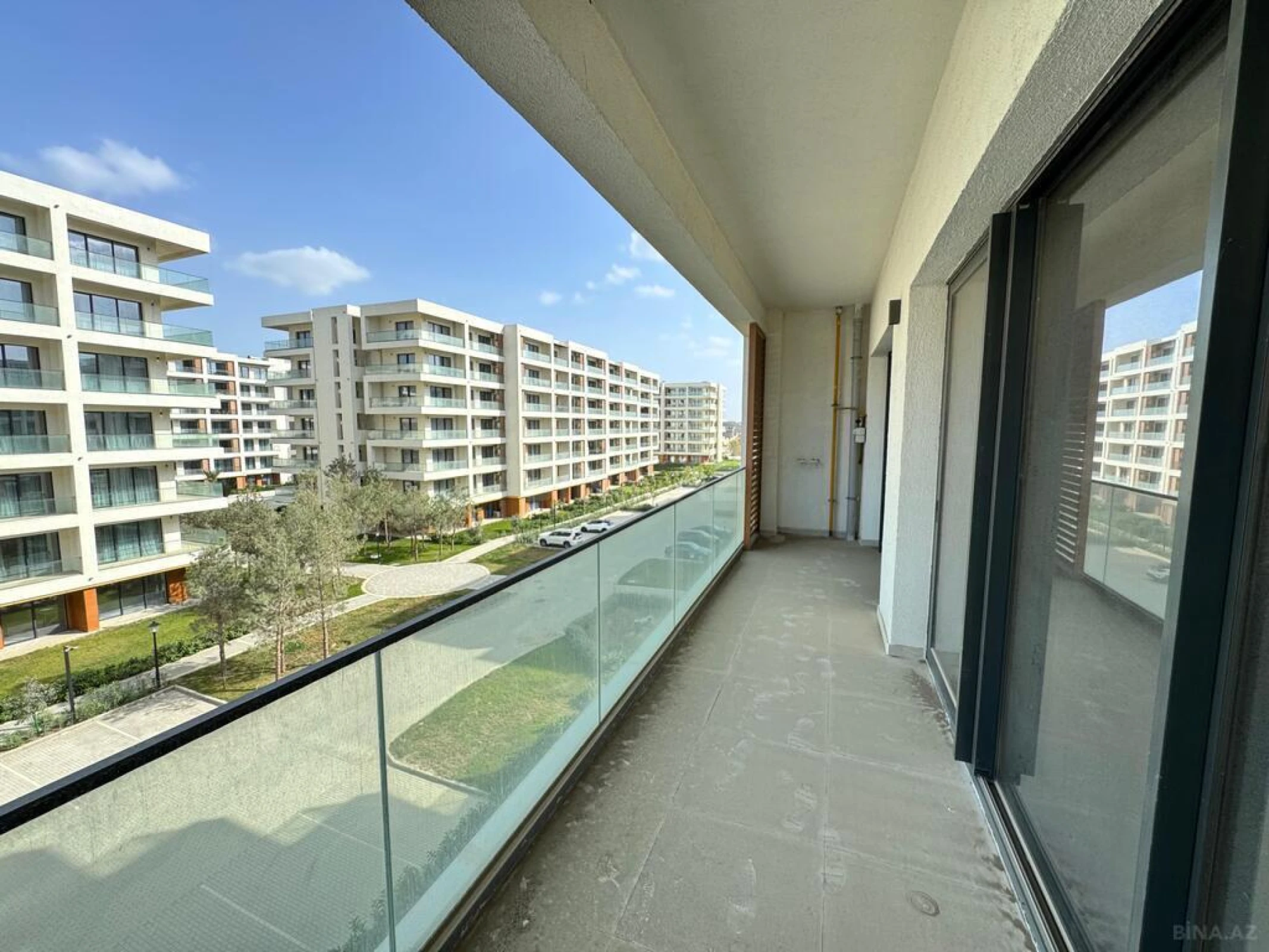 Satılır 2 otaqlı mənzil 99.6 m²