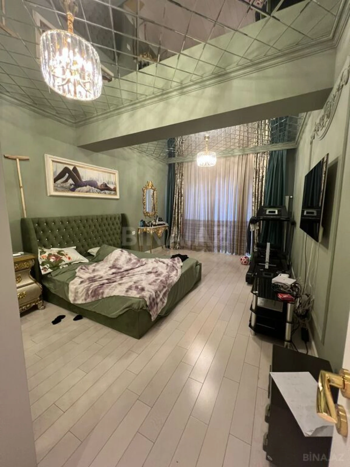 Satılır 4 otaqlı mənzil 181 m²