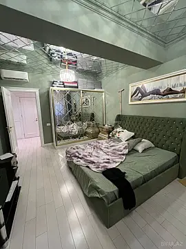 Satılır 4 otaqlı mənzil 181 m²