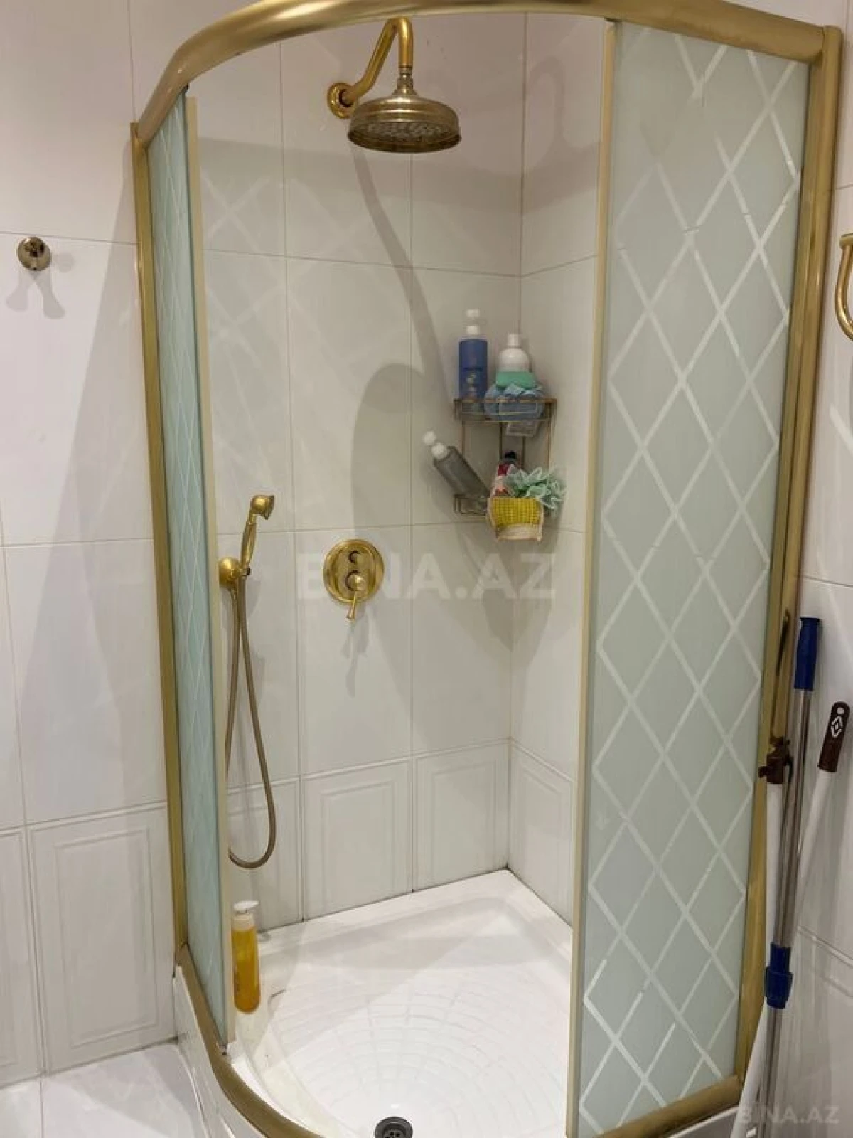 Satılır 4 otaqlı mənzil 181 m²