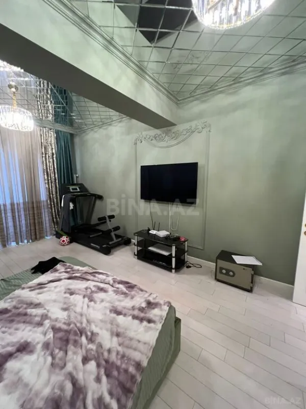 Satılır 4 otaqlı mənzil 181 m²