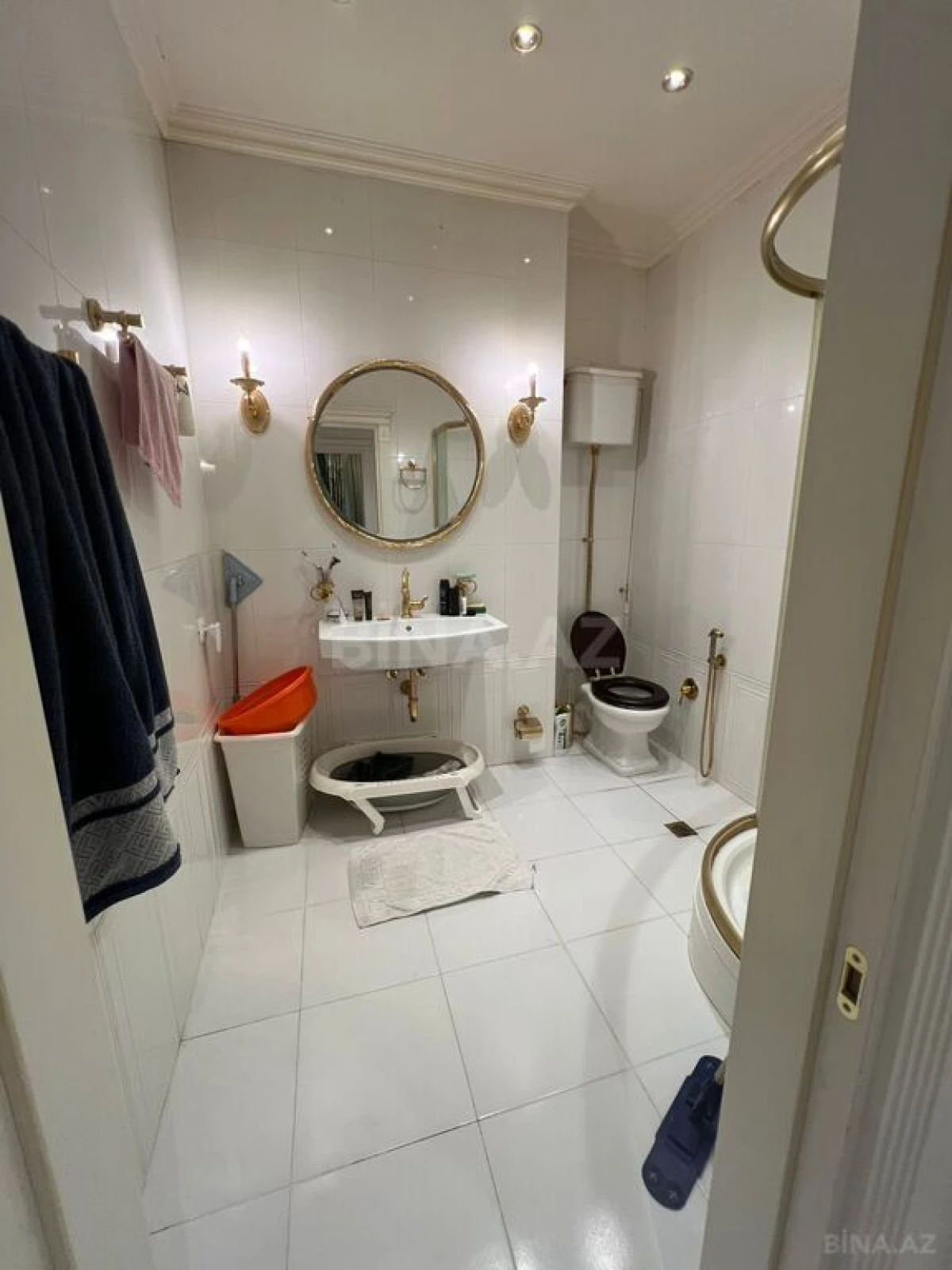 Satılır 4 otaqlı mənzil 181 m²