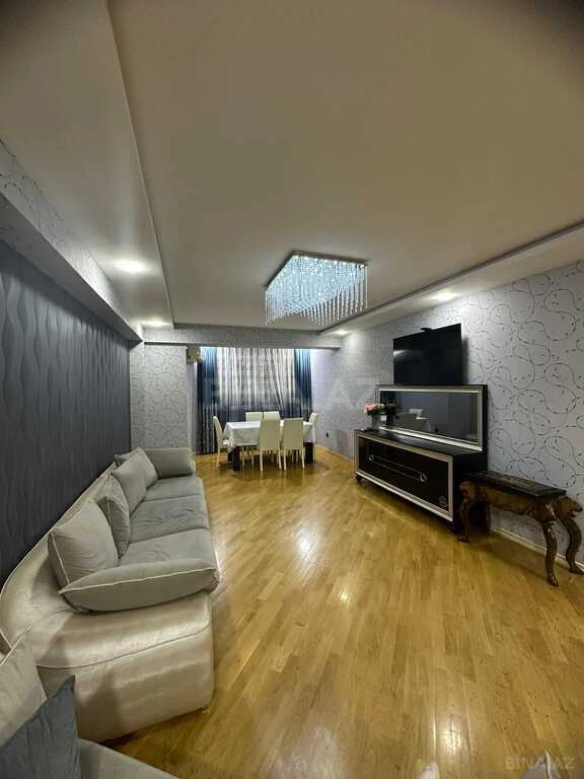 Satılır 4 otaqlı mənzil 127 m²