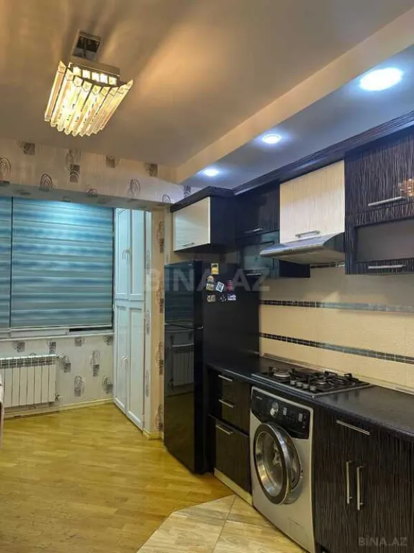 Satılır 4 otaqlı mənzil 127 m²