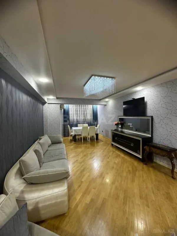 Satılır 4 otaqlı mənzil 127 m²